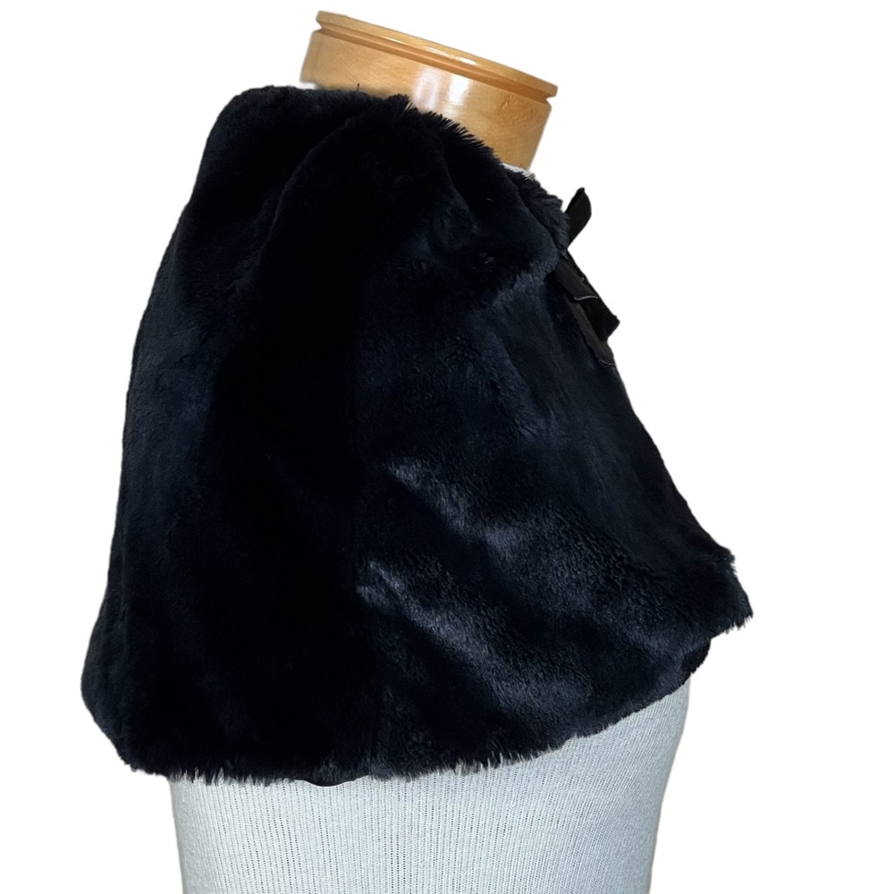 The Children’s Place Faux Fur Black Cape With Button & Loop Closure M 7/8 - Picture 6 of 11